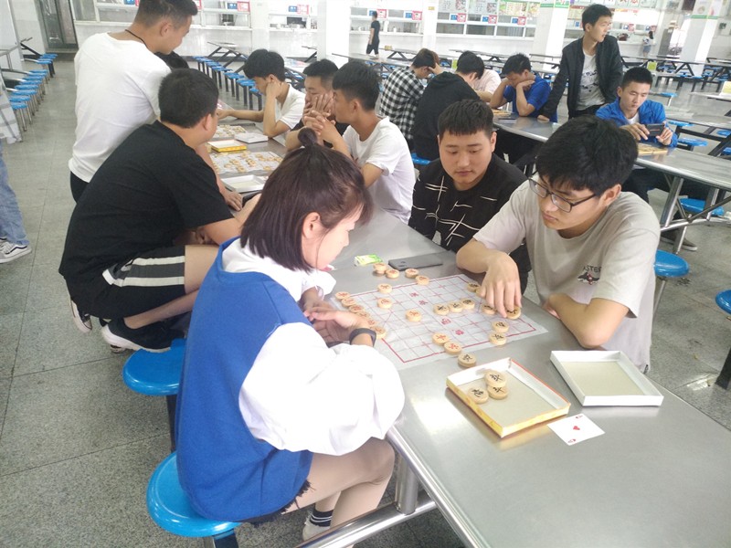 p90511-085800_28692.jpg p90511-085800.jpg